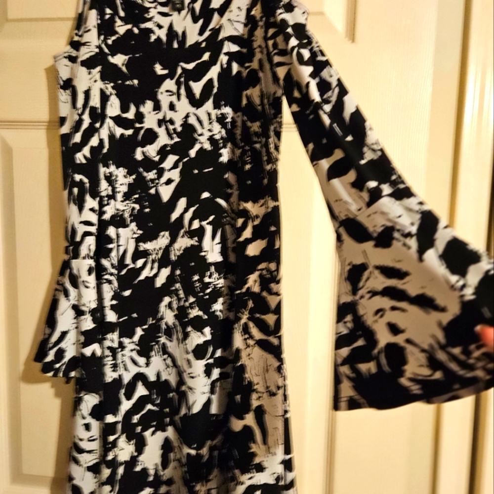 Dress - Picture 3 of 6